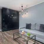 Stylowe Z Balkonem Blisko Atlas Areny W Lodzi By Renters