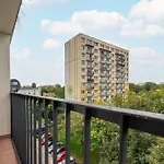 Stylowe Z Balkonem Blisko Atlas Areny W Lodzi By Renters Apartamento Łódź
