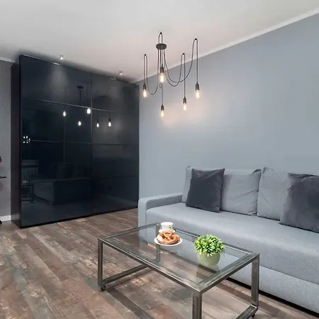 Stylowe Z Balkonem Blisko Atlas Areny W Lodzi By Renters