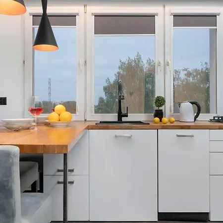 Stylowe Z Balkonem Blisko Atlas Areny W łodzi By Renters *