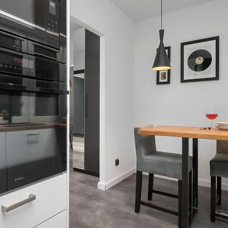 Stylowe Z Balkonem Blisko Atlas Areny W Lodzi By Renters Apartamento