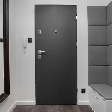 Stylowe Z Balkonem Blisko Atlas Areny W Lodzi By Renters *