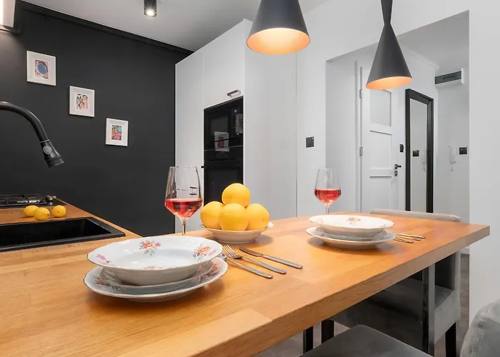 Stylowe Z Balkonem Blisko Atlas Areny W Lodzi By Renters Lejlighed Łódź