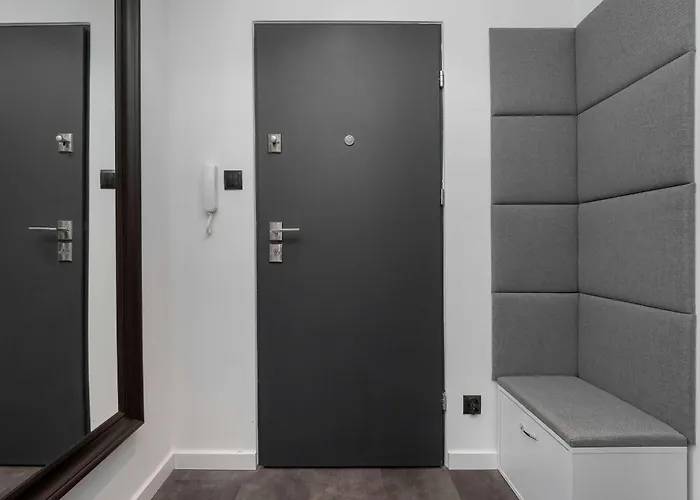 Stylowe Z Balkonem Blisko Atlas Areny W Lodzi By Renters *